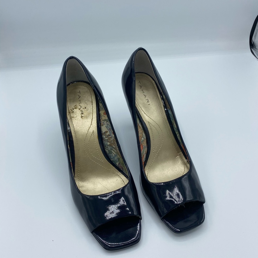 Tahari Navy shoes, size 9